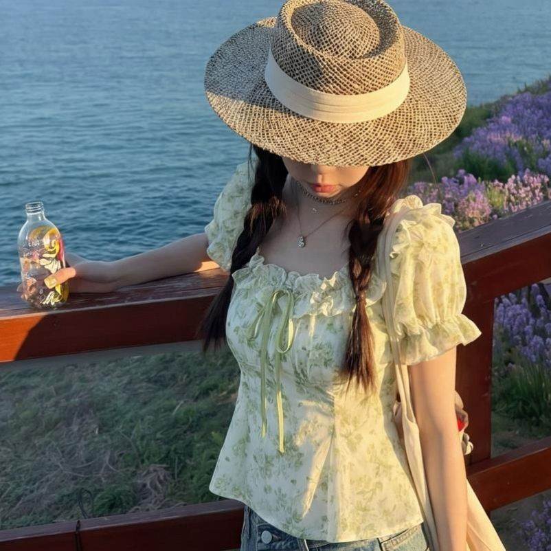 法式百搭别致收腰漂亮衬衫上衣夏季清新短袖甜美碎花短袖雪纺衫女