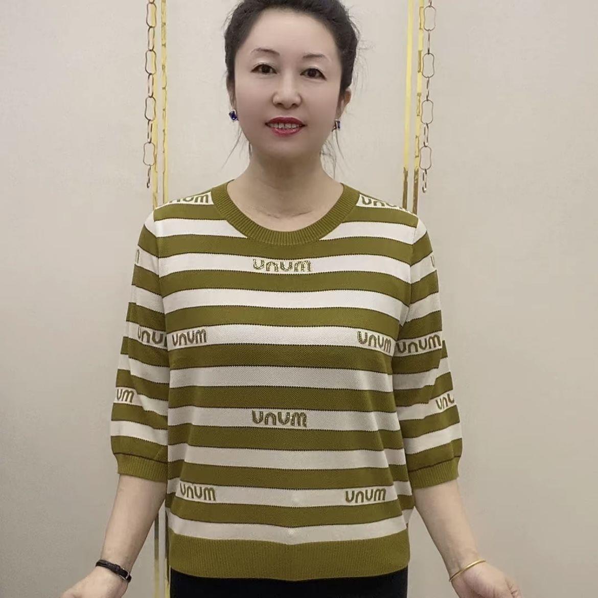 春秋七分袖上衣秋季妈妈圆领显瘦新款打底宽松显瘦条纹洋气针织衫