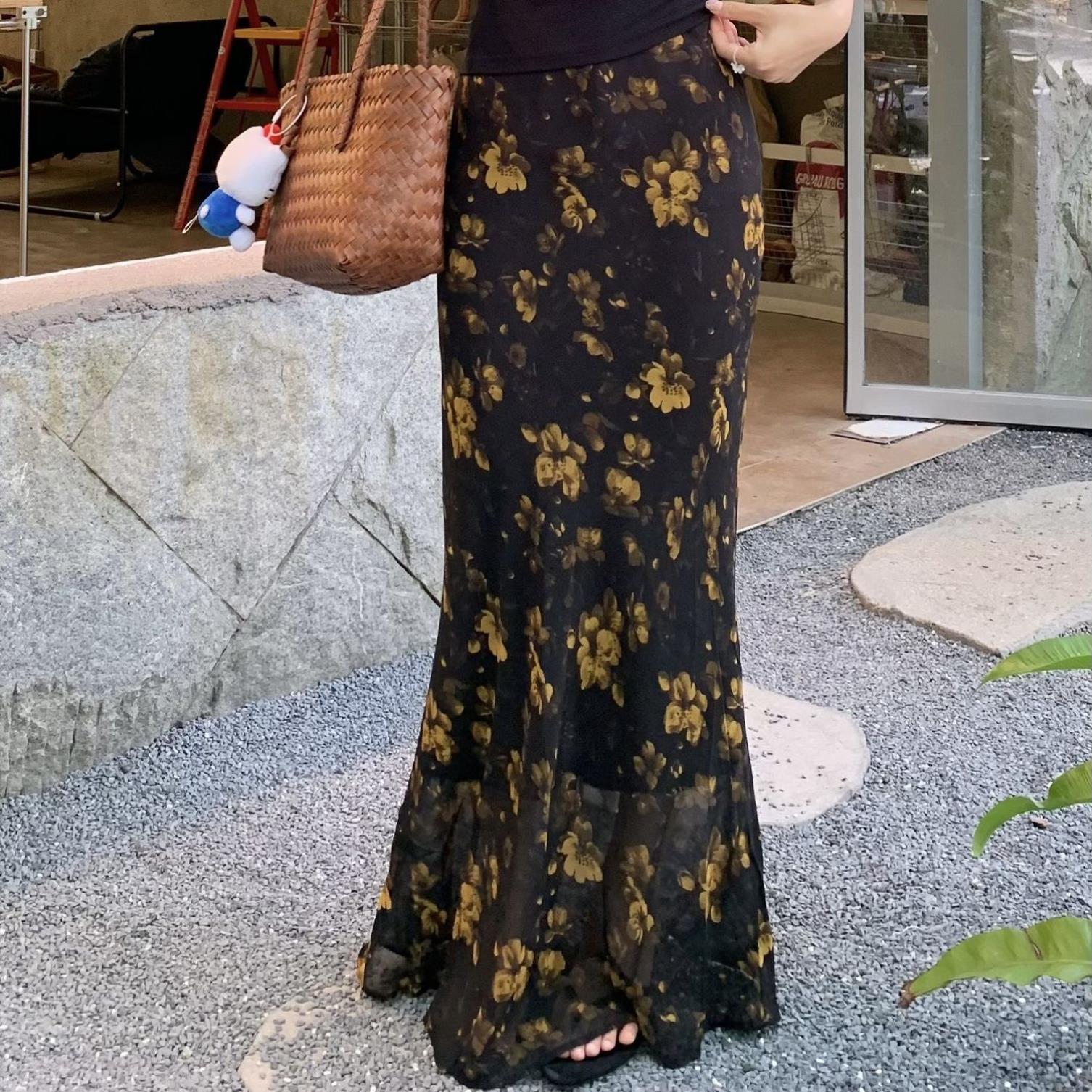 高级感法式碎花高腰半身裙女2026夏季新品显瘦复古气质包臀中长裙