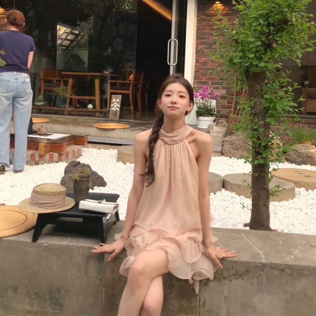韩系蛋糕精致小套装裙子女2026夏季荷叶边温柔风挂脖连衣裙两件套