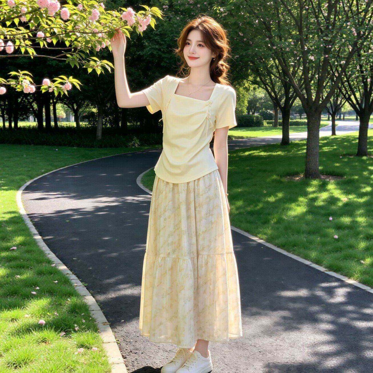 大码法式温柔风短袖上衣碎花半身裙女夏季胖mm显瘦通勤两件套装