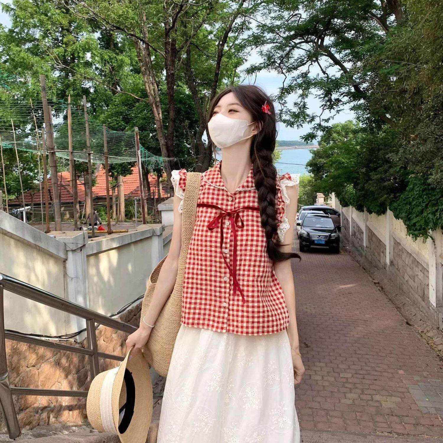 红色格子蕾丝拼接小飞袖衬衫女2026年夏季新款翻领蝴蝶结宽松上衣