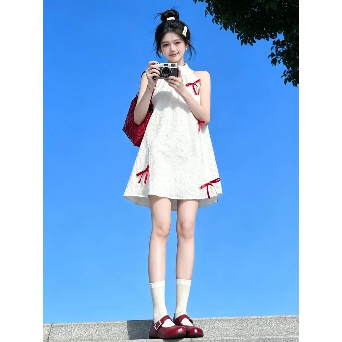 韩系甜美初恋无袖挂脖连衣裙女2026夏季新款学院风小个子夏天裙子