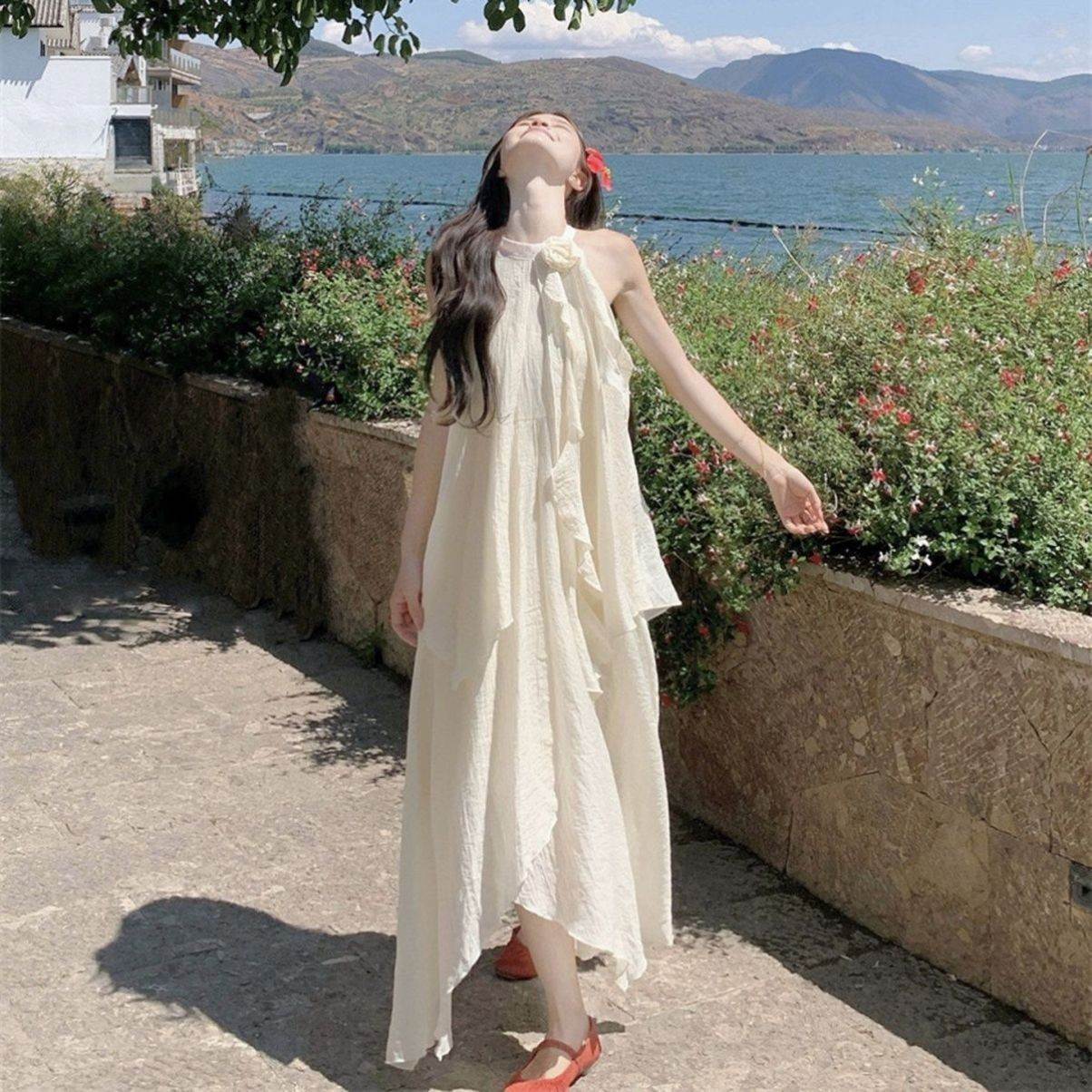 蓝色挂脖吊带连衣裙女夏多巴胺穿搭新疆绝美海岛长裙海边度假裙子