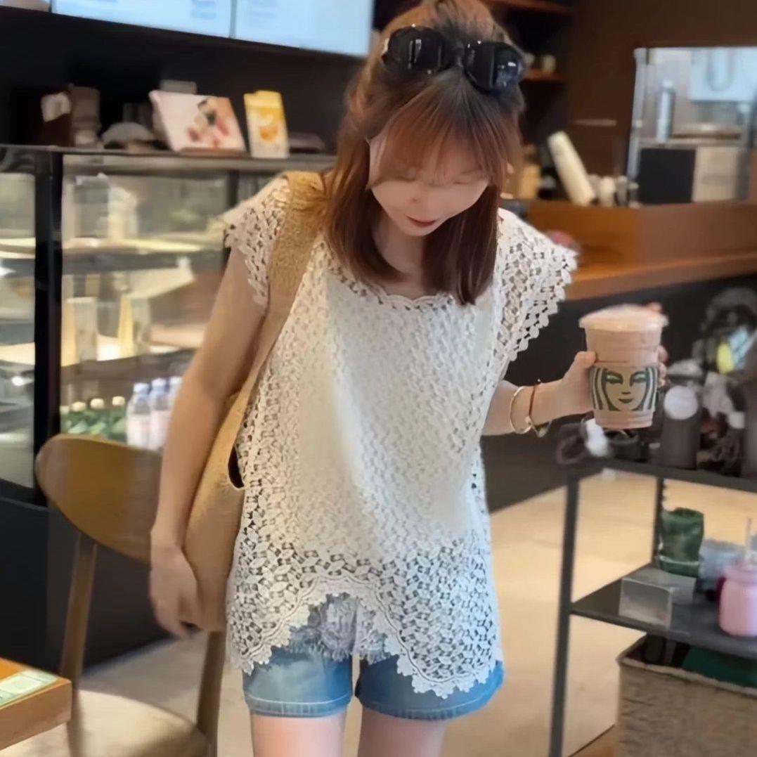 大码镂空勾花无袖马甲女宽松遮肚花边外搭蕾丝衫背心叠穿防晒罩衫