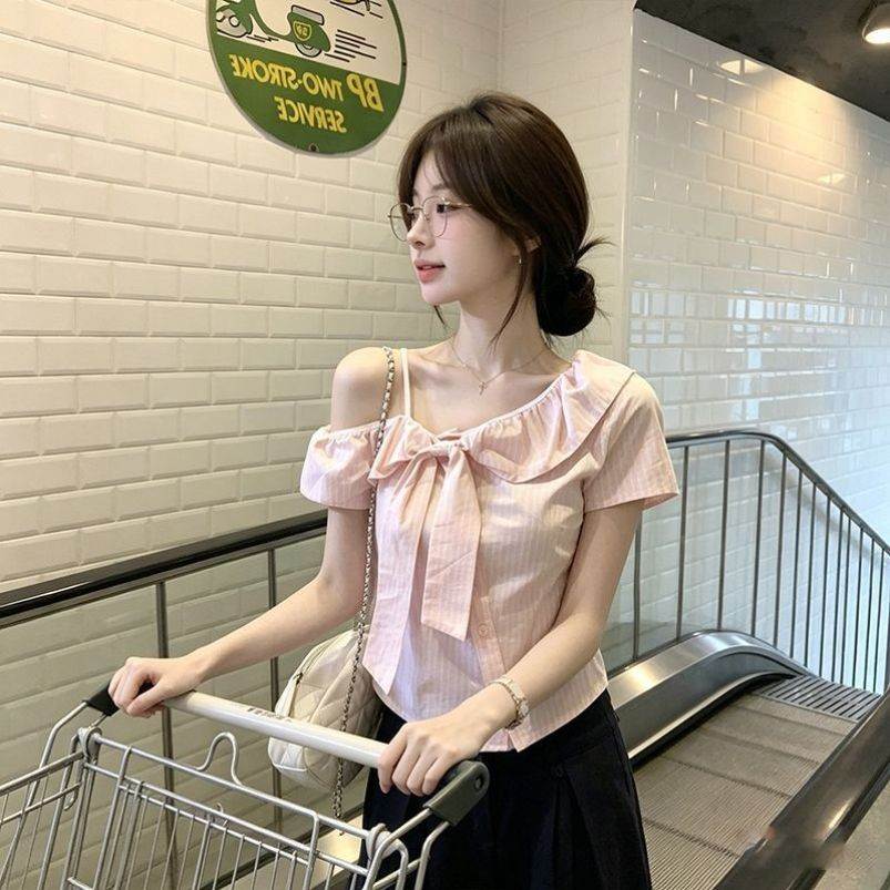 粉色条纹蝴蝶结露肩短袖衬衫女夏季小个子温柔甜美风独特漂亮上衣