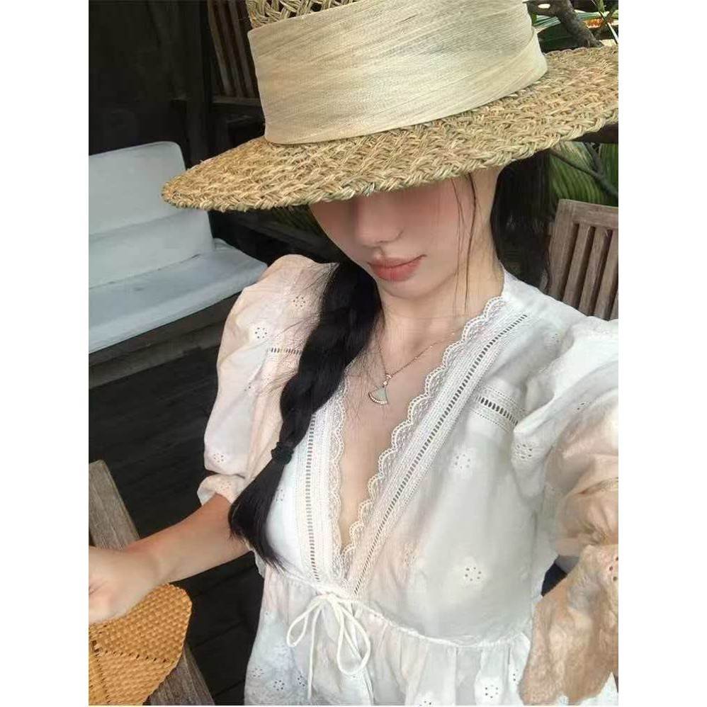 白色棉质刺绣花边拼接V领法式上衣女2026夏收腰绑带韩版甜美衬衫