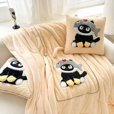 抱新款卡通鱼头猫立体贴布拎绣靠垫被可背便携可式二合88321一两