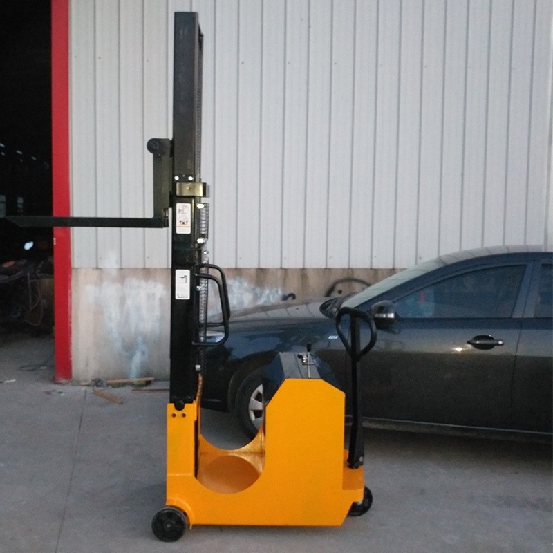 供应半电动配重(三支点)堆高车装卸升高堆高车