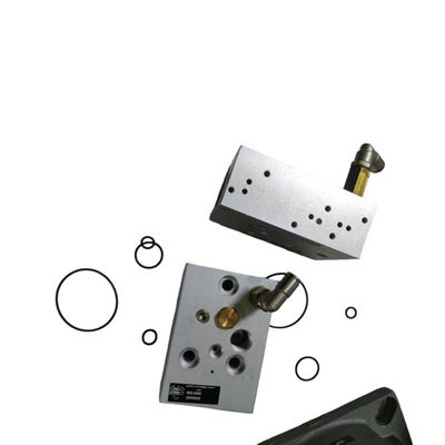 CompAir康普艾37kw，RH100螺杆式空压机配件大全现货