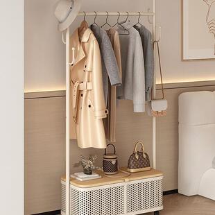 卧室落地挂衣架床边晚上放衣服衣帽架床头柜一体立式家用衣架