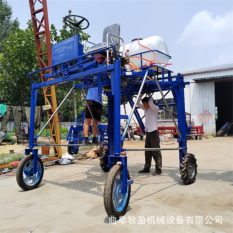 四轮高架乘坐式打药机玉米小麦自走式折叠喷杆打药车多喷头喷药机