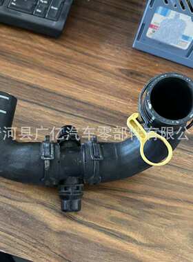 11537603511 11538645481发动机冷却水管 冷却液软管 橡胶管