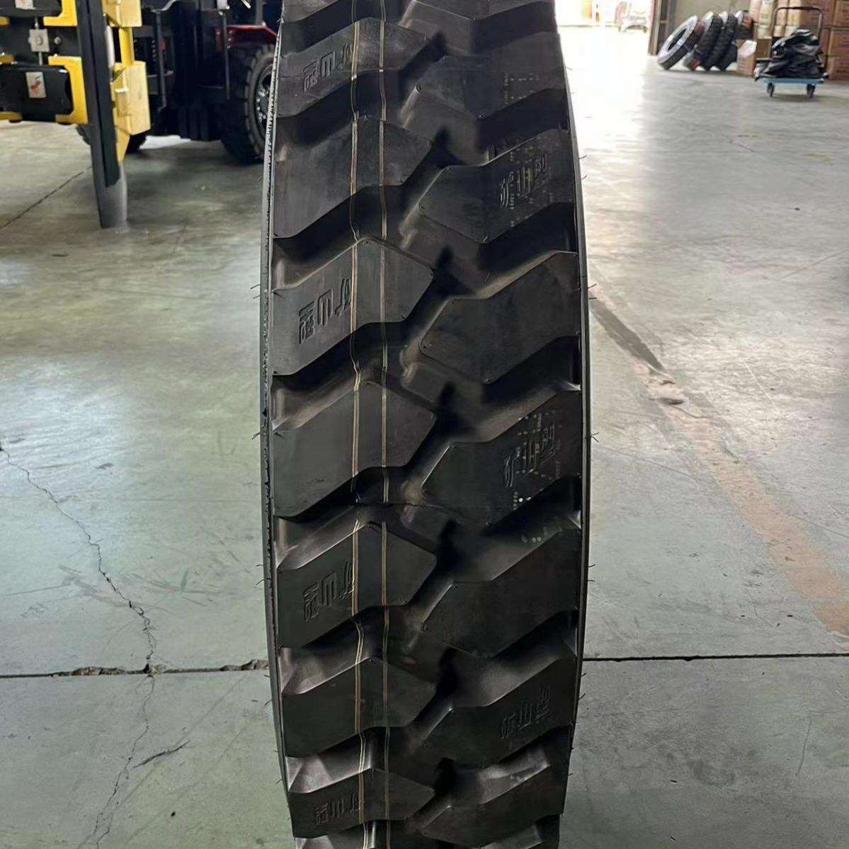 900r20卡货车轮胎全钢子午线标载重载耐磨耐刺扎1100R201200r20