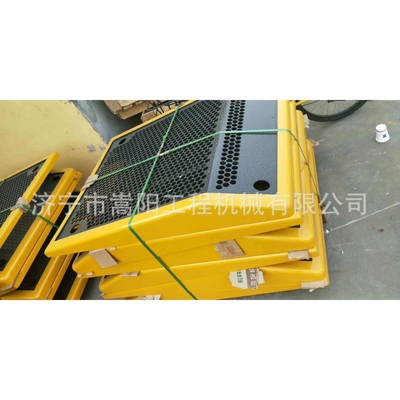 175-30-32162SD32推土机支重轮护链架螺丝