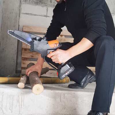 电动迷你电锯家用小型锂电园林伐木充电式户外快速切割单手电动锯