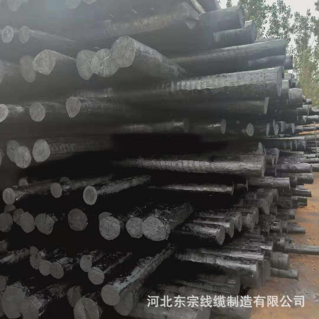 厂家生产防腐油木杆黑木杆油炸杆通讯油木杆油木电线杆横木