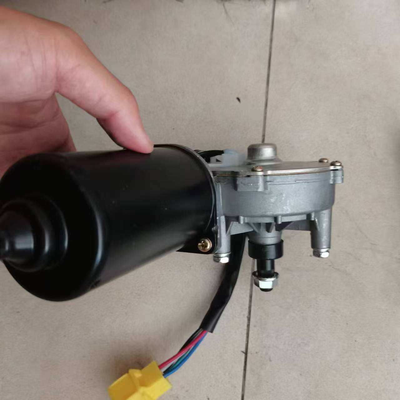 重汽豪沃雨刮器配件电机及支架总成WG1642741008,3C数码配件,USB灯,淘宝优惠券,粉丝福利购,淘宝优惠卷