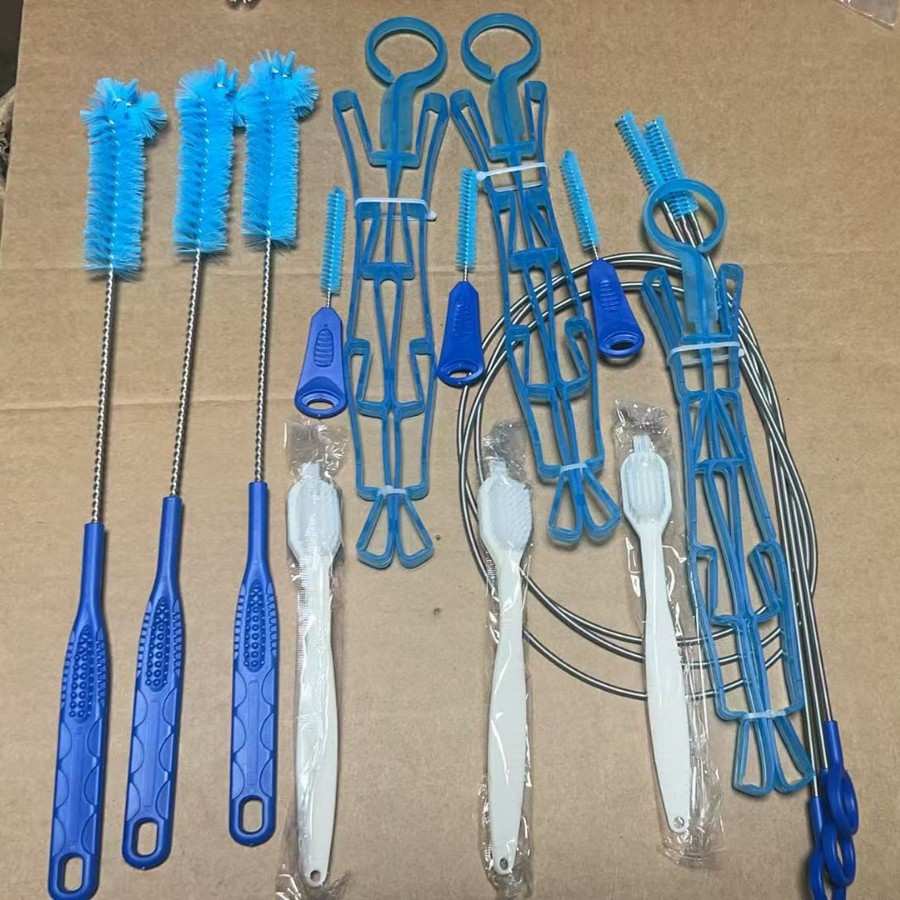 蓝色多功能清洁工具套装刷子夹子软管组合厨房缝隙清洁好帮手