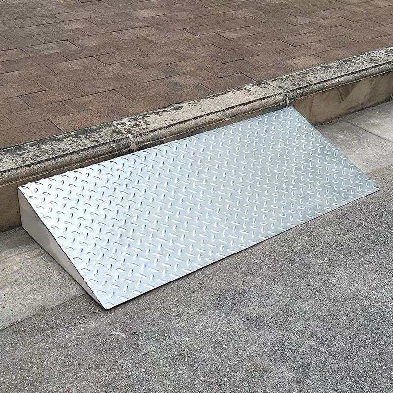踏板台阶斜坡板楼梯过道铺垫通行板特厚铁架斜坡板垫脚踏铁斜坡垫