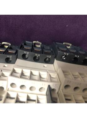 原装控制继电器LUCA05BL配底座LUB12一套价