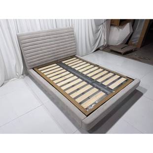 意式极简布艺床现代简约风北欧罗杰床主卧双人床设计师皮布结构床