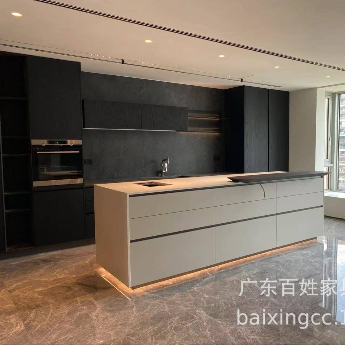 广东广州实木橱柜烤漆开放式整体厨房样板间设计安装