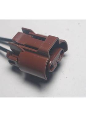 N1Y0-67-SH3适用于马自达M3XC2/3箱插头雾灯