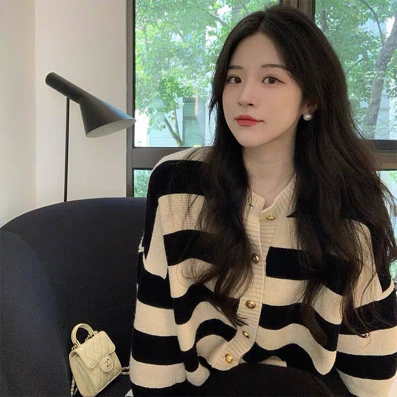 春秋韩国复古简约圆领金属单排扣撞色条纹长袖针织开衫毛衣女