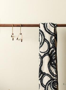 胡桃实木挂衣架服装店墙上壁黑挂衣架展示架挂衣帽的服架子挂WVQ