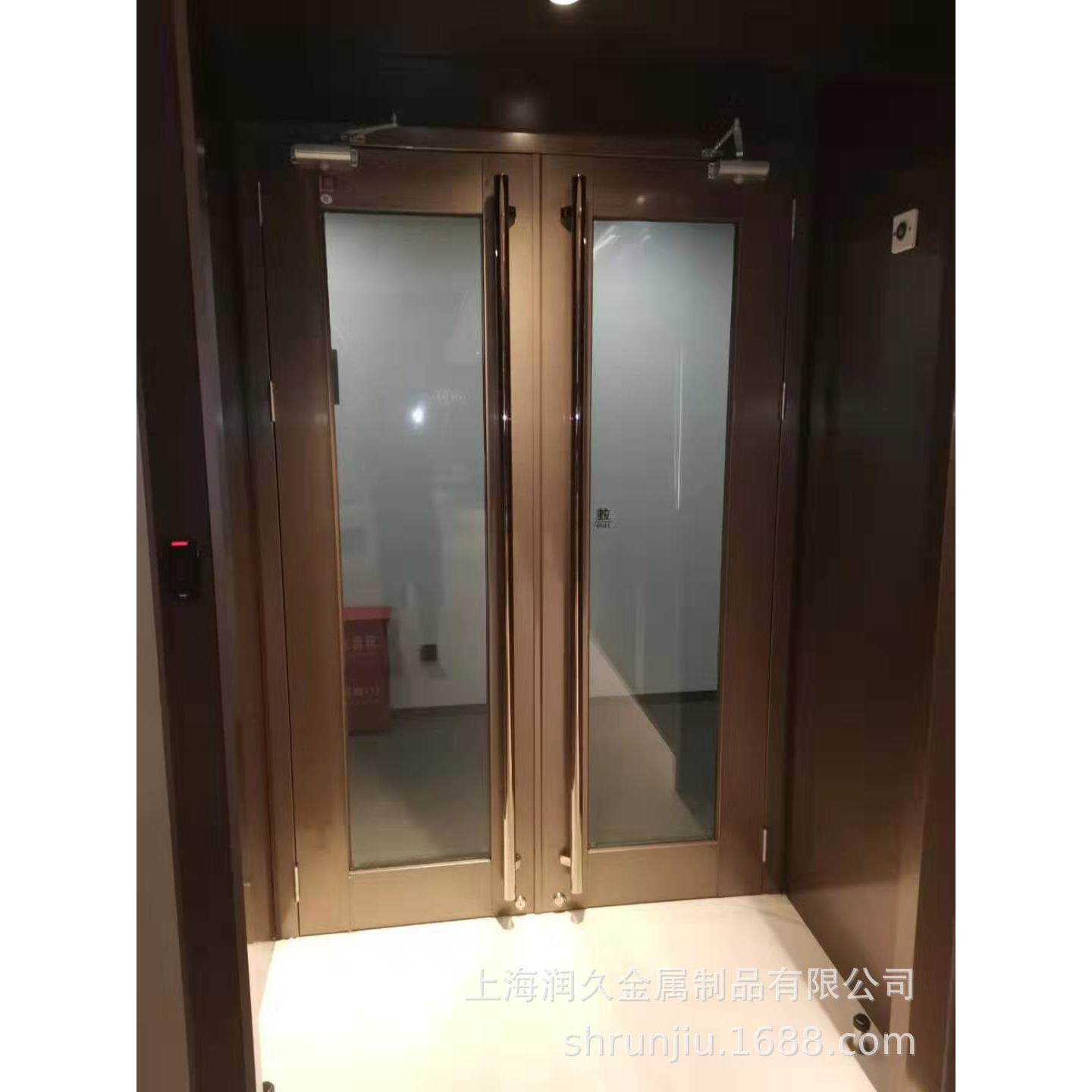 上海厂家销售安装大玻璃防火门不锈钢镀钛金单双开不锈钢防火门