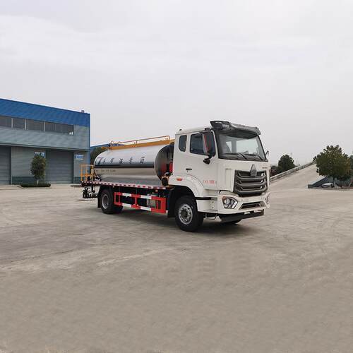 重汽HOWO沥青配送卡车 沥青洒布车 用于公路 城市道路 路面施工