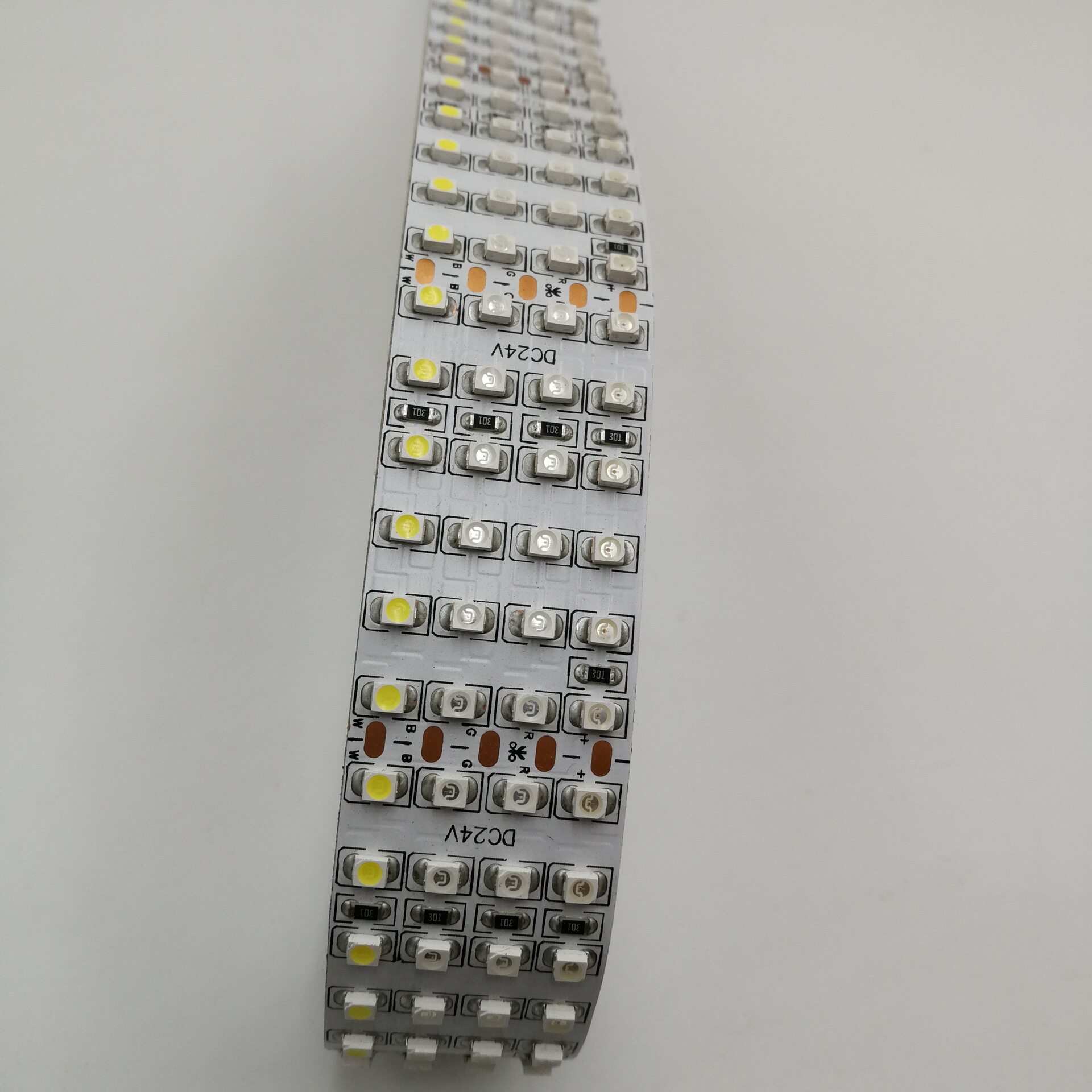 厂家生产3528led灯带rgbw双排四合一灯带商务照明高亮