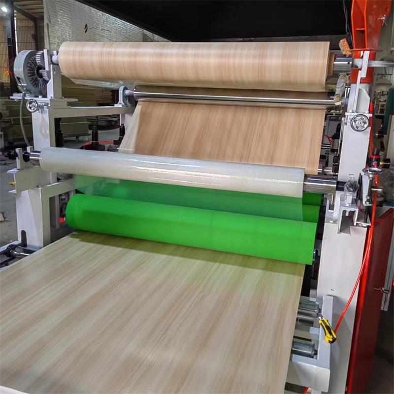 铝板卫生间隔断板PVC贴面机卷材自动裁切覆膜机木饰面平贴机