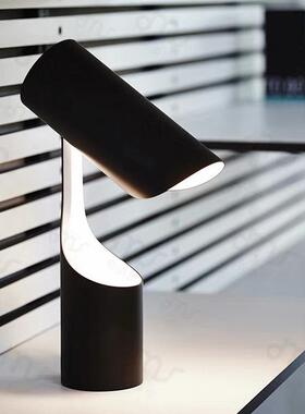 后现代五金客厅创意个性艺术台灯黑色床头卧室书房设计师简约台灯