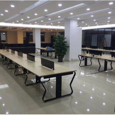 办公桌现代职员办公桌4人位钢木组合员工桌椅办公室电脑桌