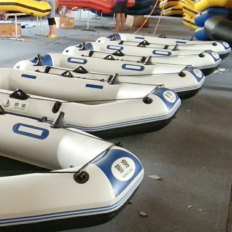 厂家直销抗洪防汛招投标加厚耐磨充气橡皮艇船冲锋舟带马达现货