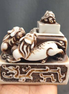 古玩杂项仿古做旧树脂工艺品仿汉白玉高古玉双貔貅官上加官印章摆