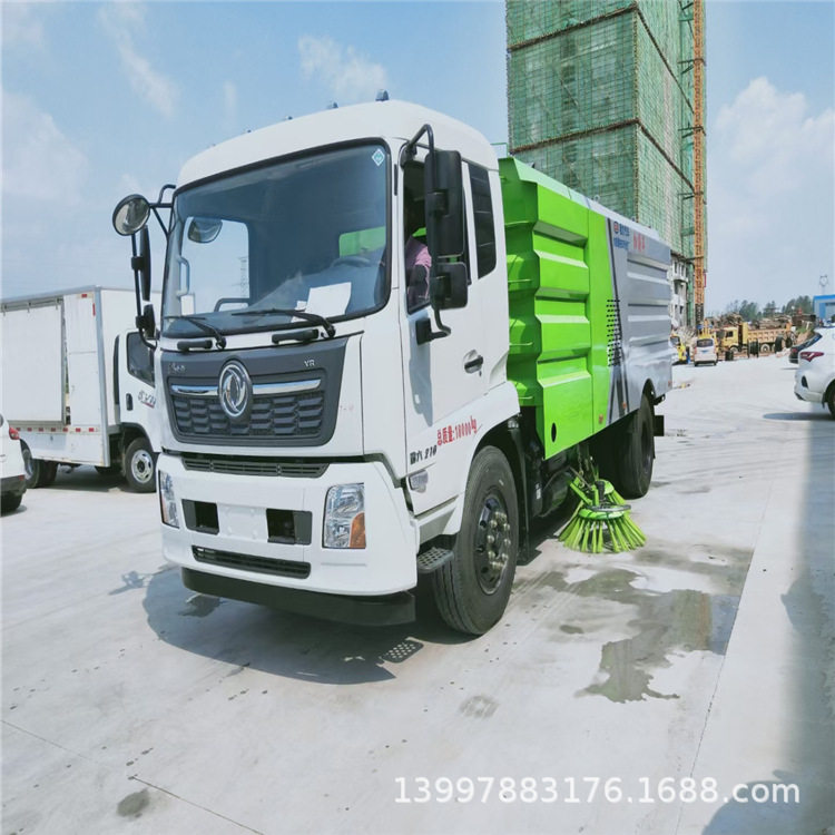 东风天锦12立方工厂道路扫路车带冲洗功能 大型柴油驾驶式扫地车
