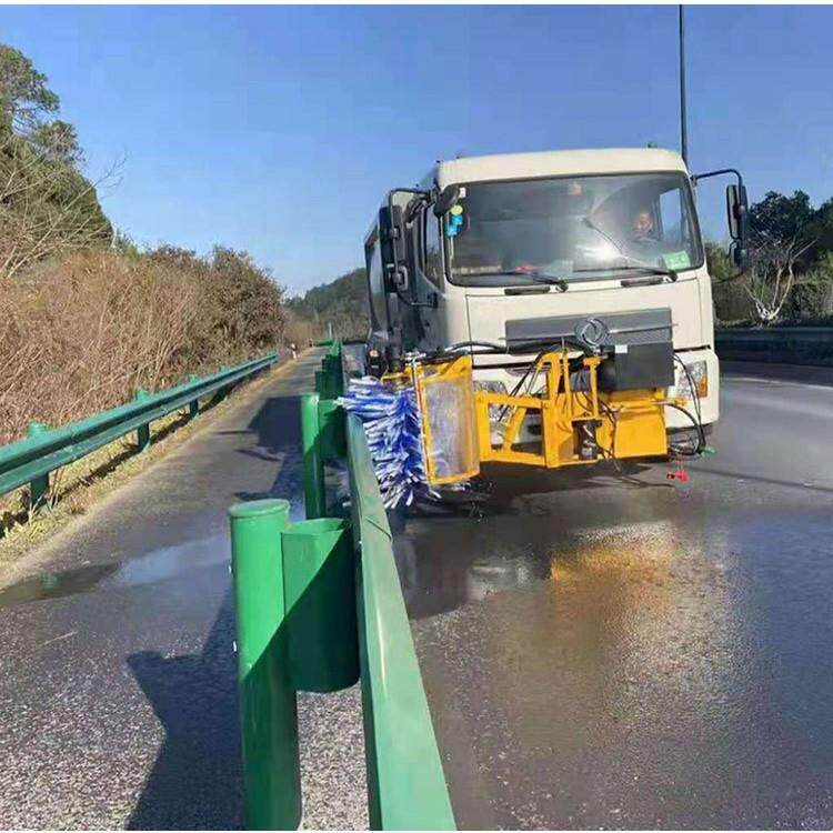 多功能车载式高速波形护栏清洗机斯诺工地围挡护栏高压清洗机