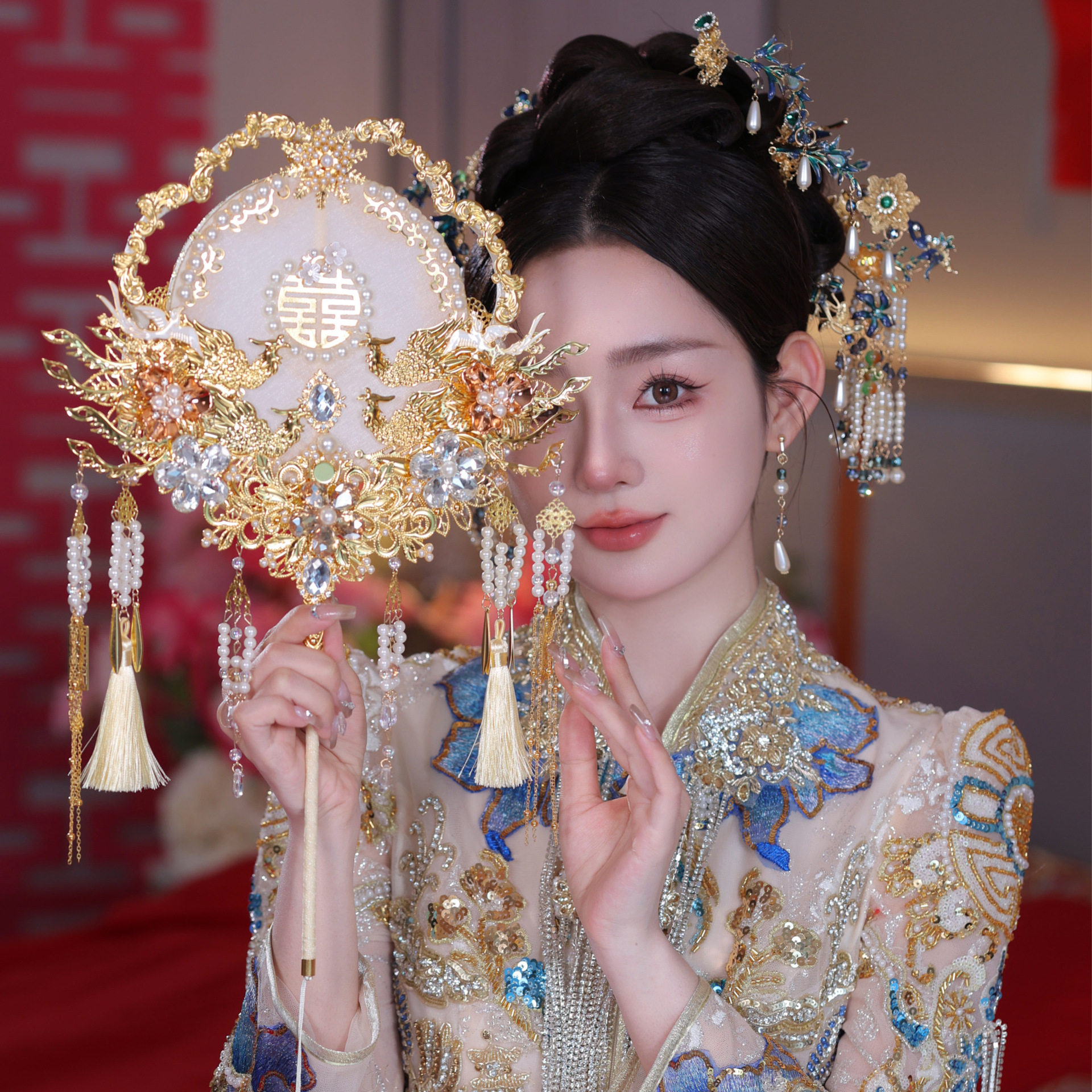 中式秀禾新娘婚礼手工团扇