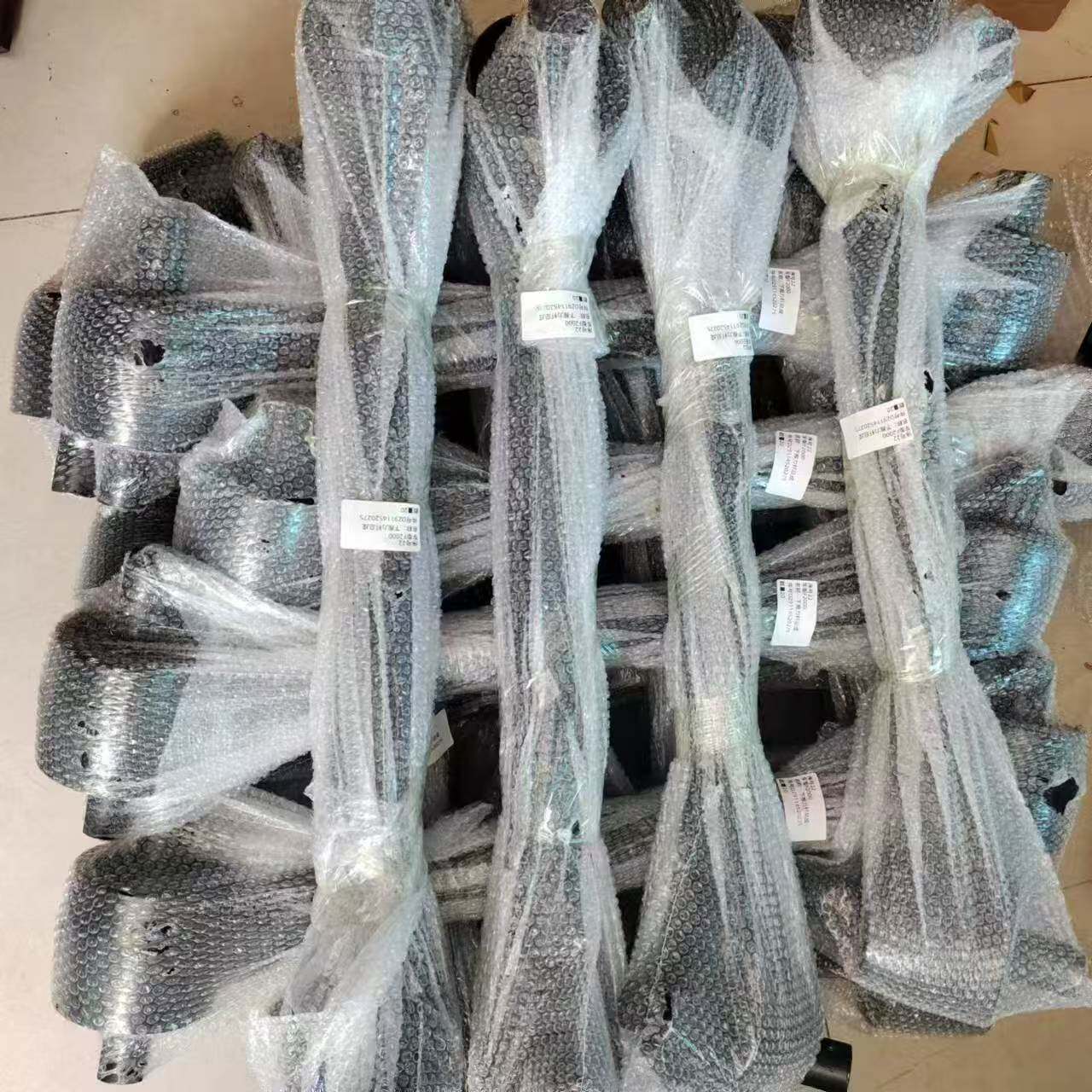 整车配件直销出口陕汽豪沃重汽下推力杆总成型号DZ9114520275