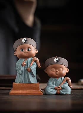 武当山小道士陶瓷摆件创意可爱手工道士人物家居客厅桌面装饰摆设