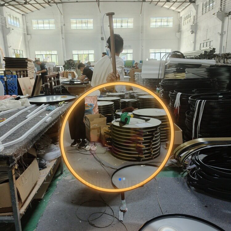 不锈钢包边LED发光圆形浴室镜