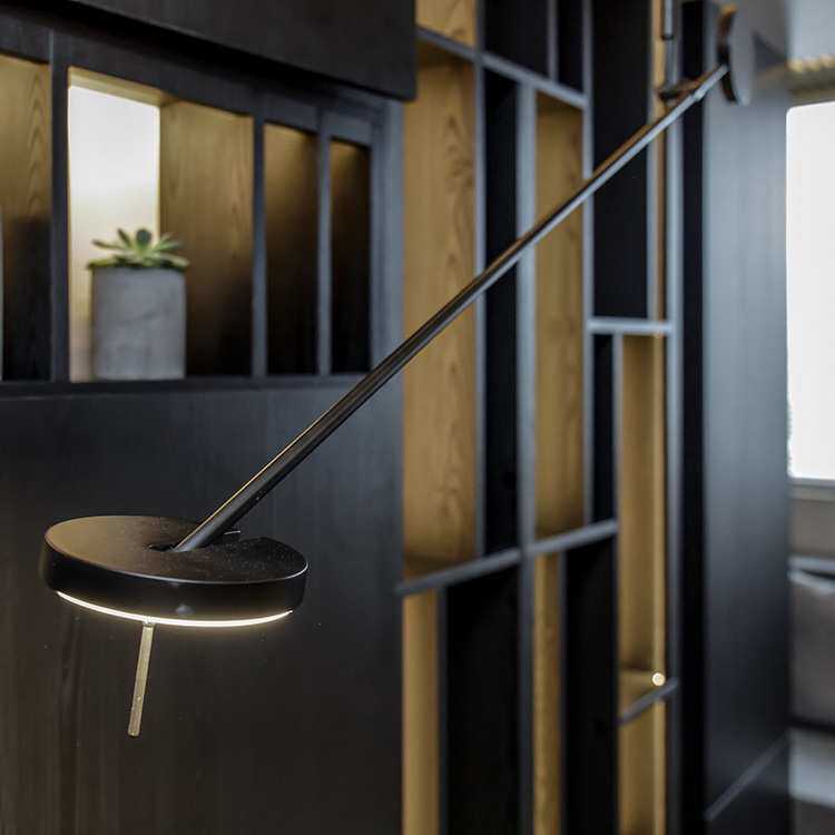 北欧简约吊灯设计师创意卧室书房后现代个性展厅酒店摇臂客厅壁灯