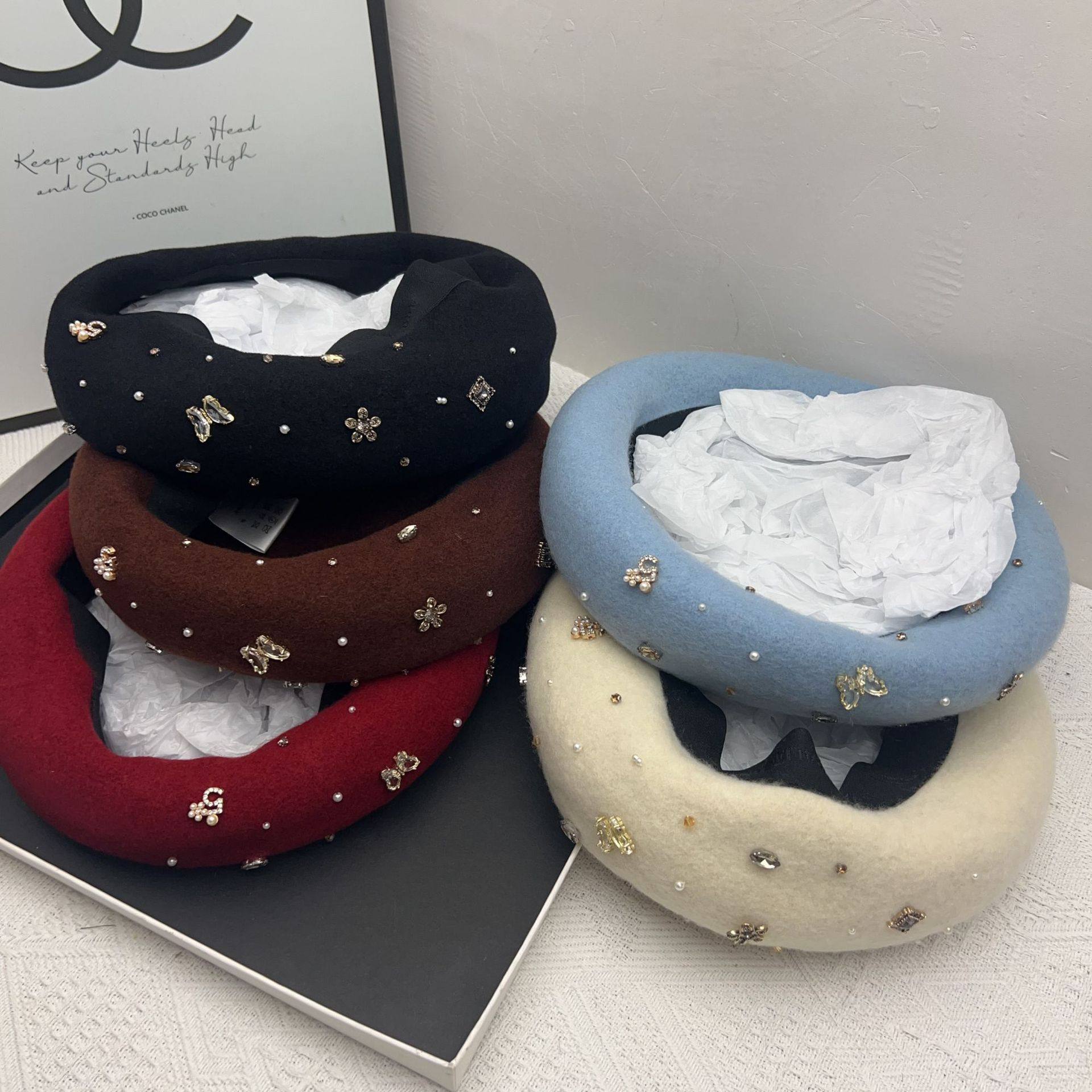 羊毛贝雷帽女2024新款秋冬季手工蝴蝶小花水钻画家帽立体显脸小