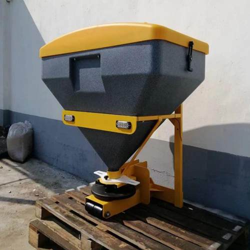 小型除雪撒布机电动皮卡车融雪剂撒布机道路养护撒盐机