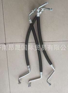 重汽HOWOT7T5汕德卡C7C9配件出口WG1642821076蒸-压管车架段