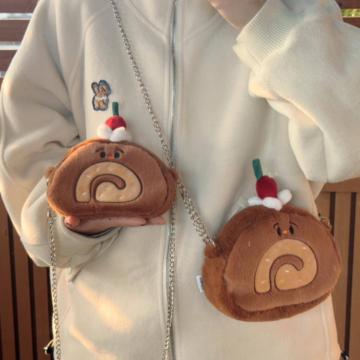 创意瑞士卷斜挎包CCD相机包手机包仿真可爱ins毛绒蛋糕零钱包礼物