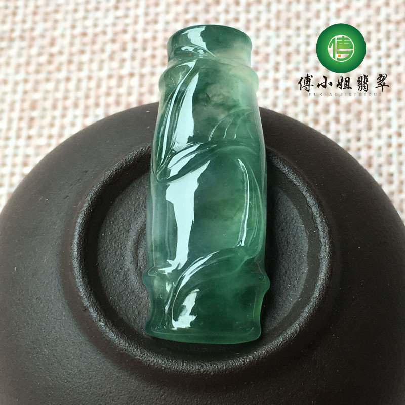 傅小姐翡翠飘花竹节冰种饱满水润冰透飘花挂件批发